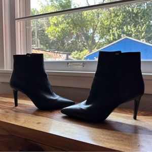Micheal Kors high heel booties 😍
